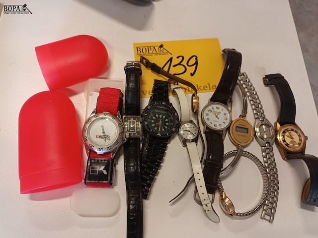 Lot 139 - vintage horloges. 10 stuks - afbeelding 1 van  3