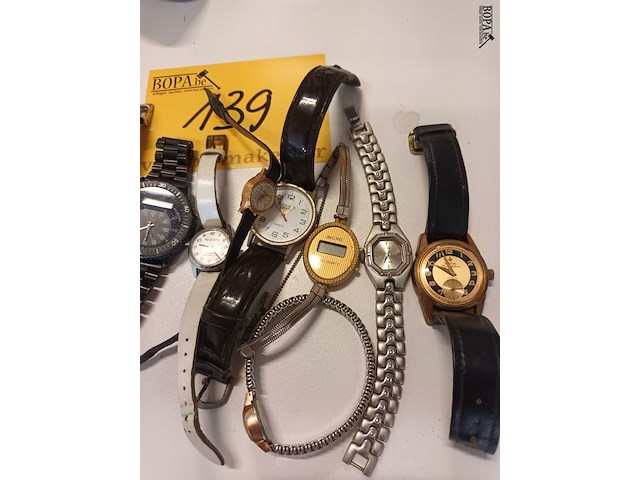 Lot 139 - vintage horloges. 10 stuks - afbeelding 3 van  3