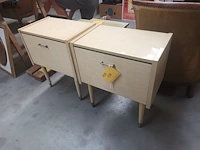 Lot 139 - vintage nachtkastjes. 2 stuks
