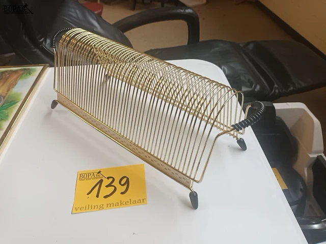 Lot 139 - vintage vinyl platenhouder - afbeelding 2 van  3