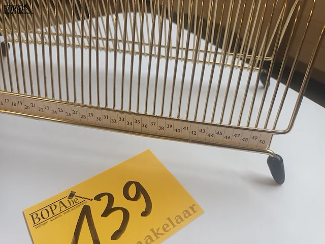 Lot 139 - vintage vinyl platenhouder - afbeelding 3 van  3