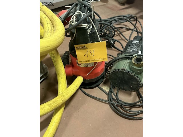 Lot 139 - waterpompen: starttools + nova diam 3 en 2 cm - afbeelding 3 van  3