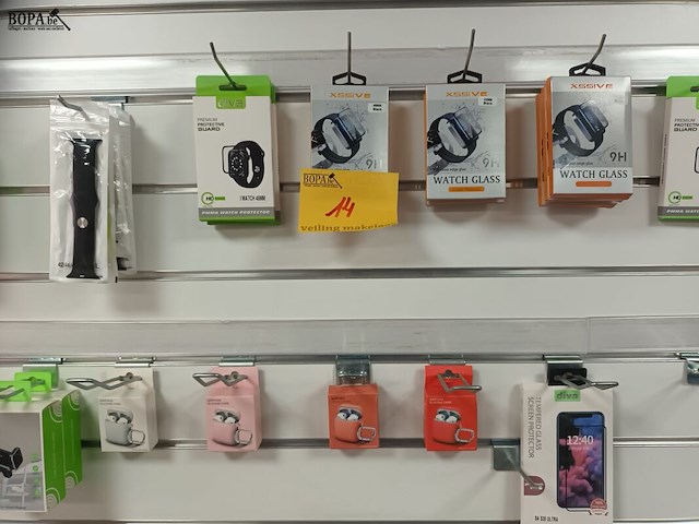 Lot 14 - accessoires voor gsm en smartwatch. 48 stuks - afbeelding 1 van  6