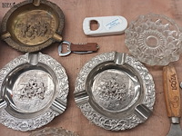 Lot 14 - asbakken en flessenopeners. 18 stuks - afbeelding 3 van  5
