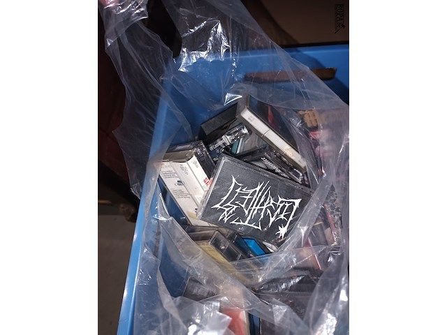 Lot 14 - audio en video cassettes - afbeelding 2 van  4