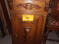 Lot 14 - bijzetkastje met marmeren blad - afbeelding 3 van  4