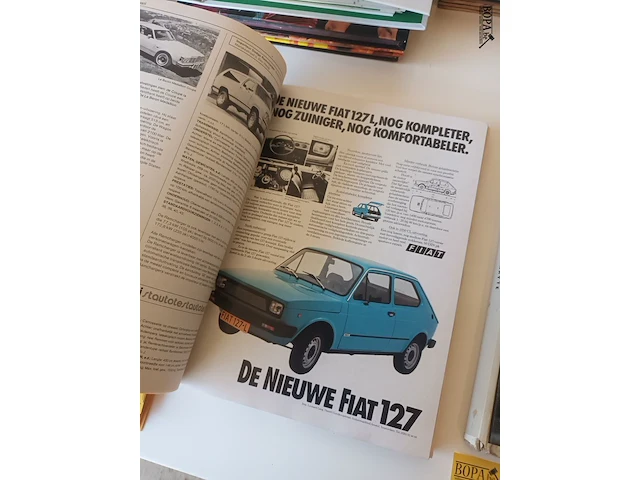 Lot 14 - boeken auto’s. 2 stuks - afbeelding 4 van  6