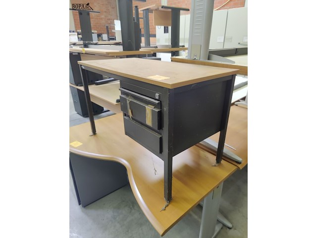 Lot 14 - bureeltafel - afbeelding 1 van  4