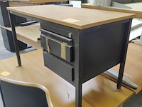 Lot 14 - bureeltafel - afbeelding 1 van  4
