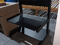 Lot 14 - computertafel - afbeelding 2 van  4