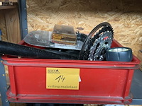 Lot 14 - fietsonderdelen en werkgerief oa. shimano - afbeelding 2 van  3