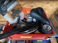 Lot 14 - fietsonderdelen en werkgerief oa. shimano - afbeelding 3 van  3