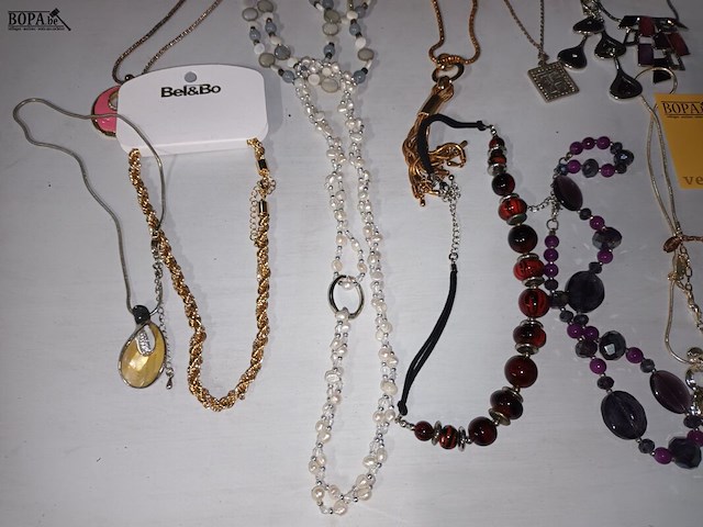 Lot 14 - halskettingen. 21 stuks - afbeelding 3 van  5