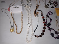Lot 14 - halskettingen. 21 stuks - afbeelding 3 van  5