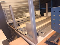 Lot 14 - in hoogte verstelbare tafels. 5 stuks - afbeelding 3 van  3