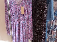 Lot 14 - kleedjes en blouses maat 36. 5 stuks - afbeelding 4 van  4