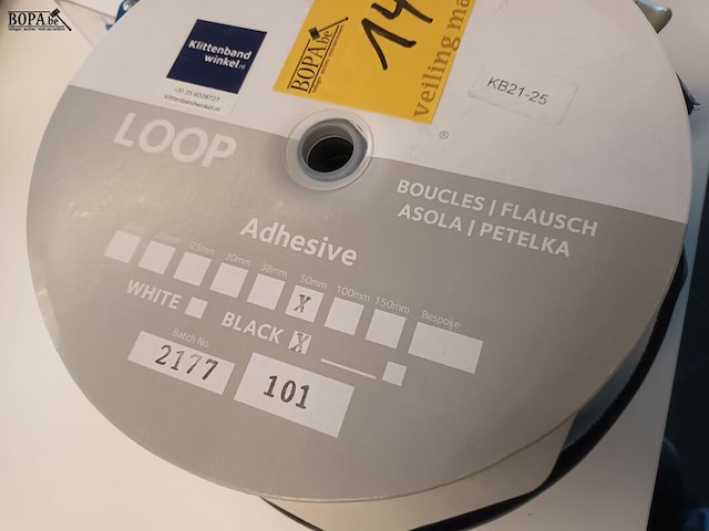Lot 14 - klittenband en tape afrollers - afbeelding 3 van  3