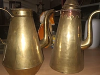 Lot 14 - koperen kannen en potje. 4 stuks - afbeelding 3 van  4
