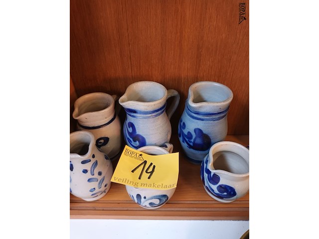 Lot 14 - kreulse kannen. 6 stuks - afbeelding 1 van  3