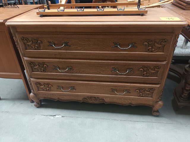 Lot 14 - ladekast louis xv - afbeelding 1 van  4