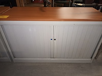 Lot 14 - lage roldeurkast mewaf - afbeelding 2 van  3