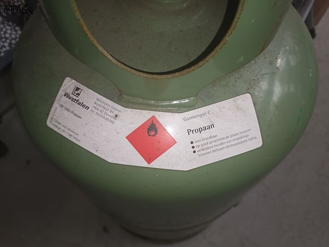 Lot 14 - lege propaan gasfles - afbeelding 3 van  3