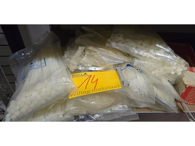 Lot 14 - lot binders diverse maten - afbeelding 1 van  1