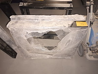 Lot 14 - metalen tafelpoten trapezium. 2 stuks