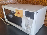 Lot 14 - microgolfoven whirlpool - afbeelding 2 van  5