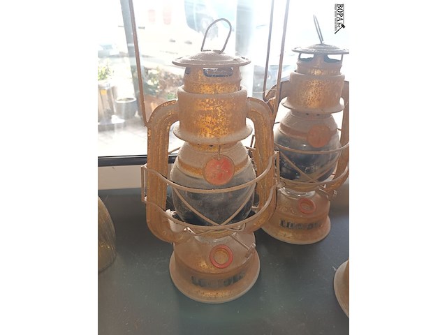Lot 14 - olielampen. 3 stuks - afbeelding 3 van  4