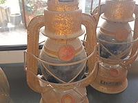 Lot 14 - olielampen. 3 stuks - afbeelding 3 van  4