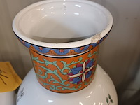 Lot 14 - oosterse vazen. 2 stuks - afbeelding 4 van  6