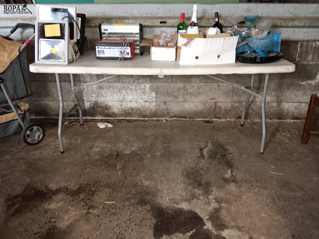 Lot 14 - plooibare pvc-tafels - 2 stuks - afbeelding 2 van  2