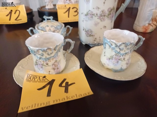 Lot 14 - porselein theestel. 4 stuks - afbeelding 3 van  4