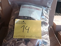 Lot 14 - rookhout snippers appel 1 kg. 16 stuks - afbeelding 3 van  3