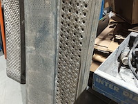 Lot 14 - stellingplank. 2 stuks - afbeelding 3 van  4