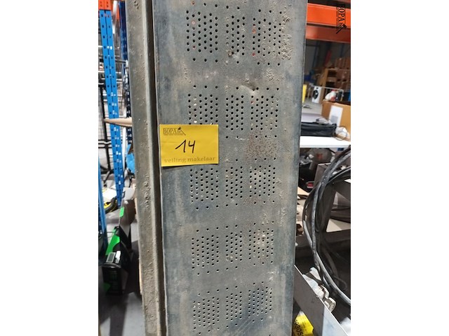 Lot 14 - stellingplank. 2 stuks - afbeelding 4 van  4