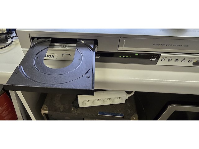 Lot 14 - targa dvd-videp player met afstandsbediening - afbeelding 6 van  6