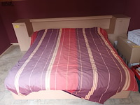 Lot 14 - tweepersoonsbed met ombouw
