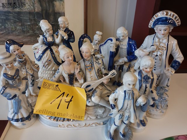 Lot 14 - vintage beelden. 8 stuks - afbeelding 1 van  4