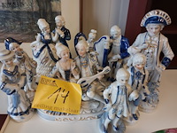 Lot 14 - vintage beelden. 8 stuks