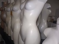 Lot 14 - witte torso vrouw. 3 stuks - afbeelding 3 van  4
