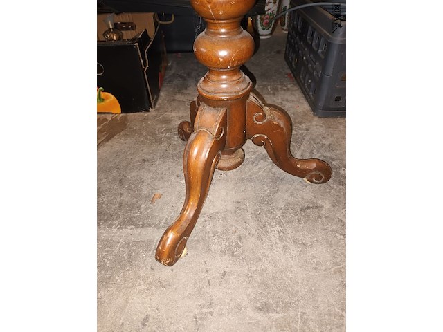 Lot 140 - bijzettafel - afbeelding 2 van  4