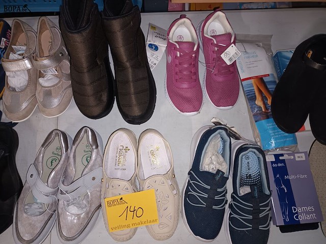 Lot 140 - damesschoenen - afbeelding 3 van  4