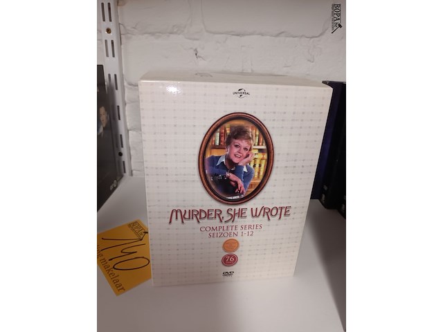 Lot 140 - dvd box murder, she wrote - afbeelding 2 van  3