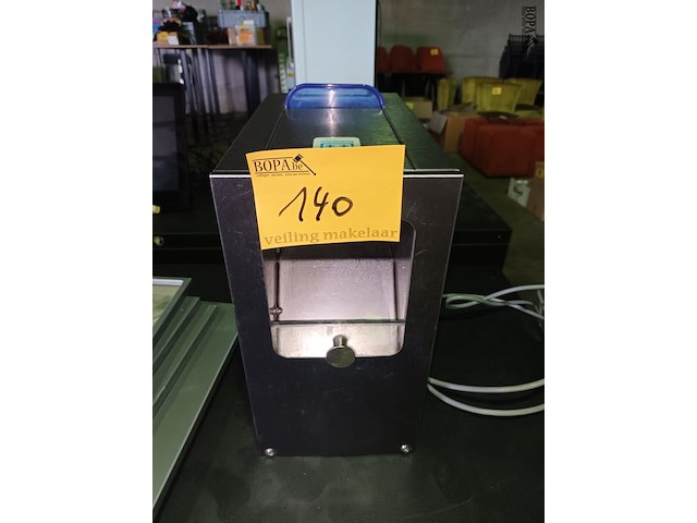 Lot 140 - ice crush machine - afbeelding 1 van  4