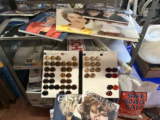 Lot 140 - lot boeken kapsels 41 stuks: casting, studio b, sequince hai - afbeelding 4 van  4