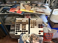 Lot 140 - lot boeken kapsels 41 stuks: casting, studio b, sequince hai - afbeelding 4 van  4