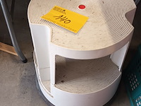 Lot 140 - opstapje - afbeelding 2 van  2