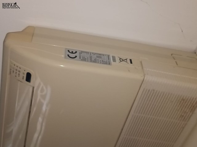 Lot 140 - rhoss opbouw airco/verwarming - afbeelding 2 van  3